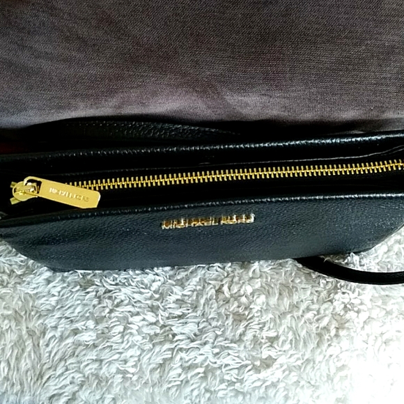 NW Tags Authentic Michael Kors Crossbody Bag - Picture 4 of 8